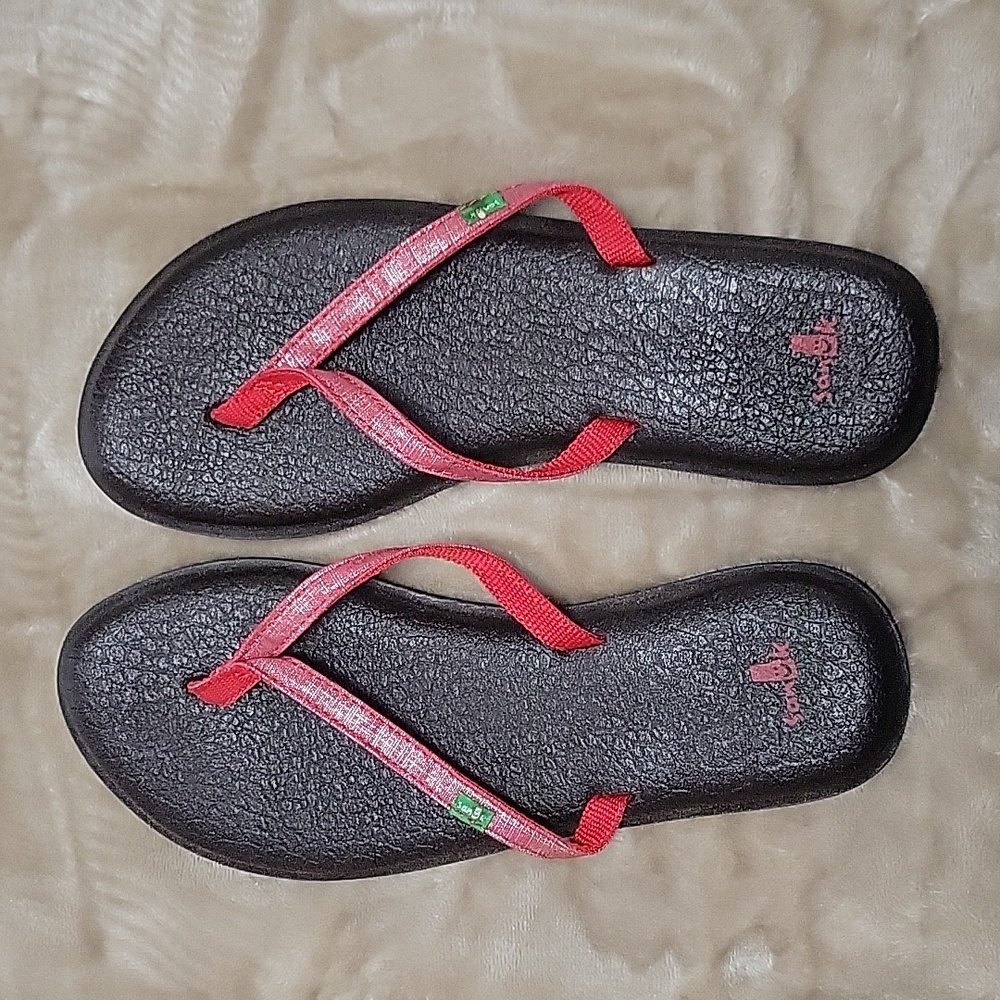 Sanuk woman flip flops red yoga mat thin strap